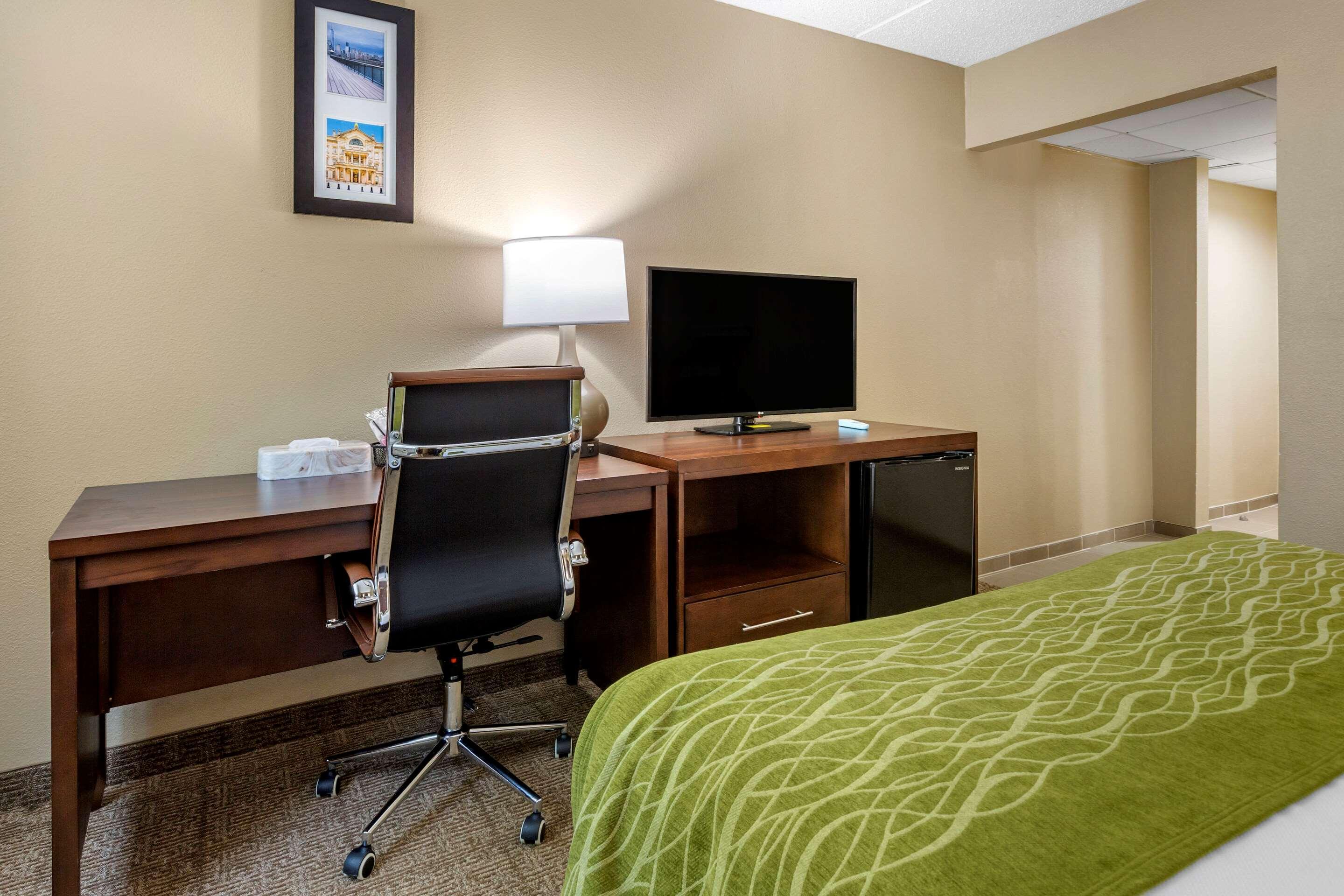 Comfort Inn Edison - New Brunswick Exteriör bild