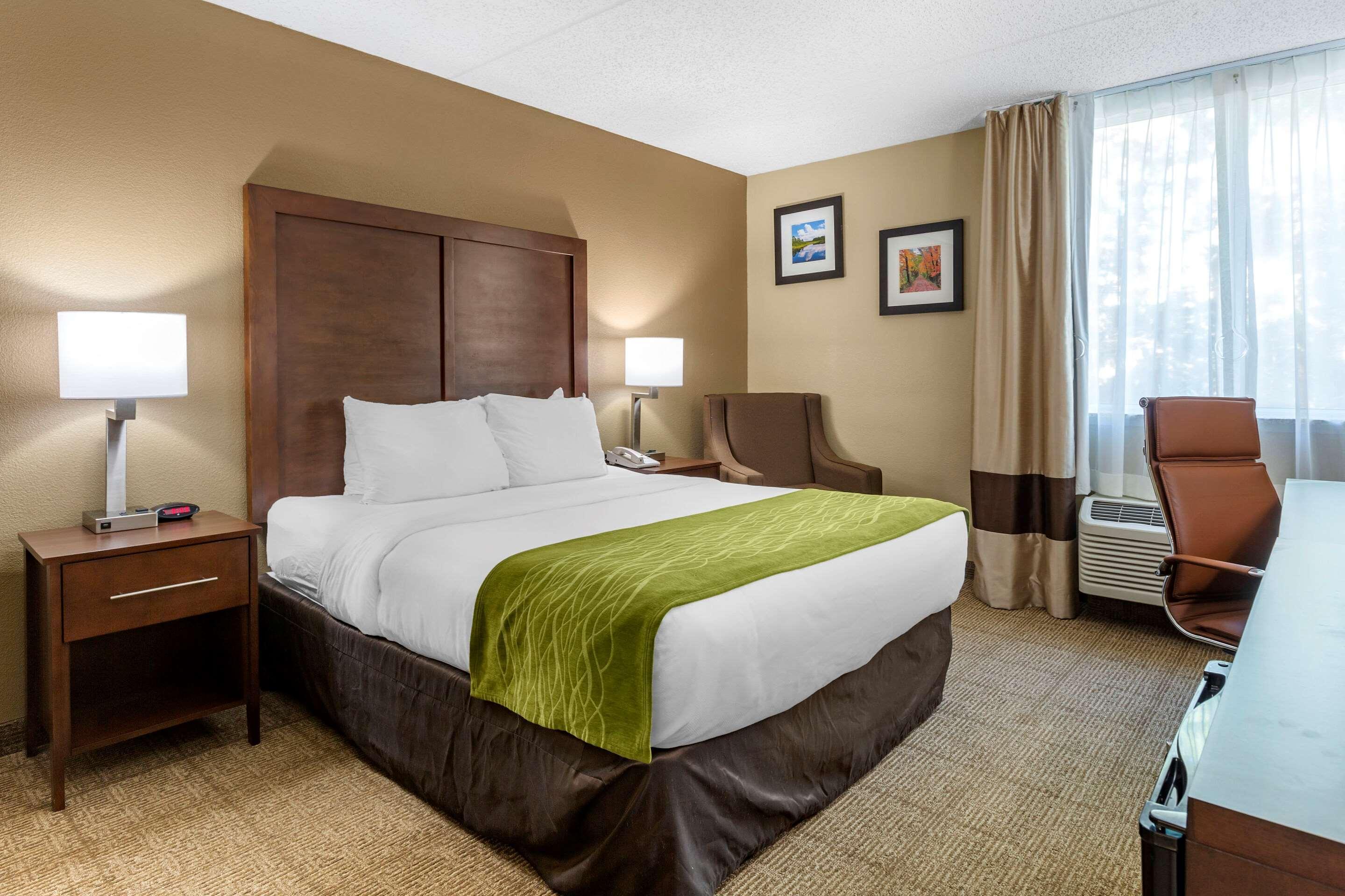 Comfort Inn Edison - New Brunswick Exteriör bild