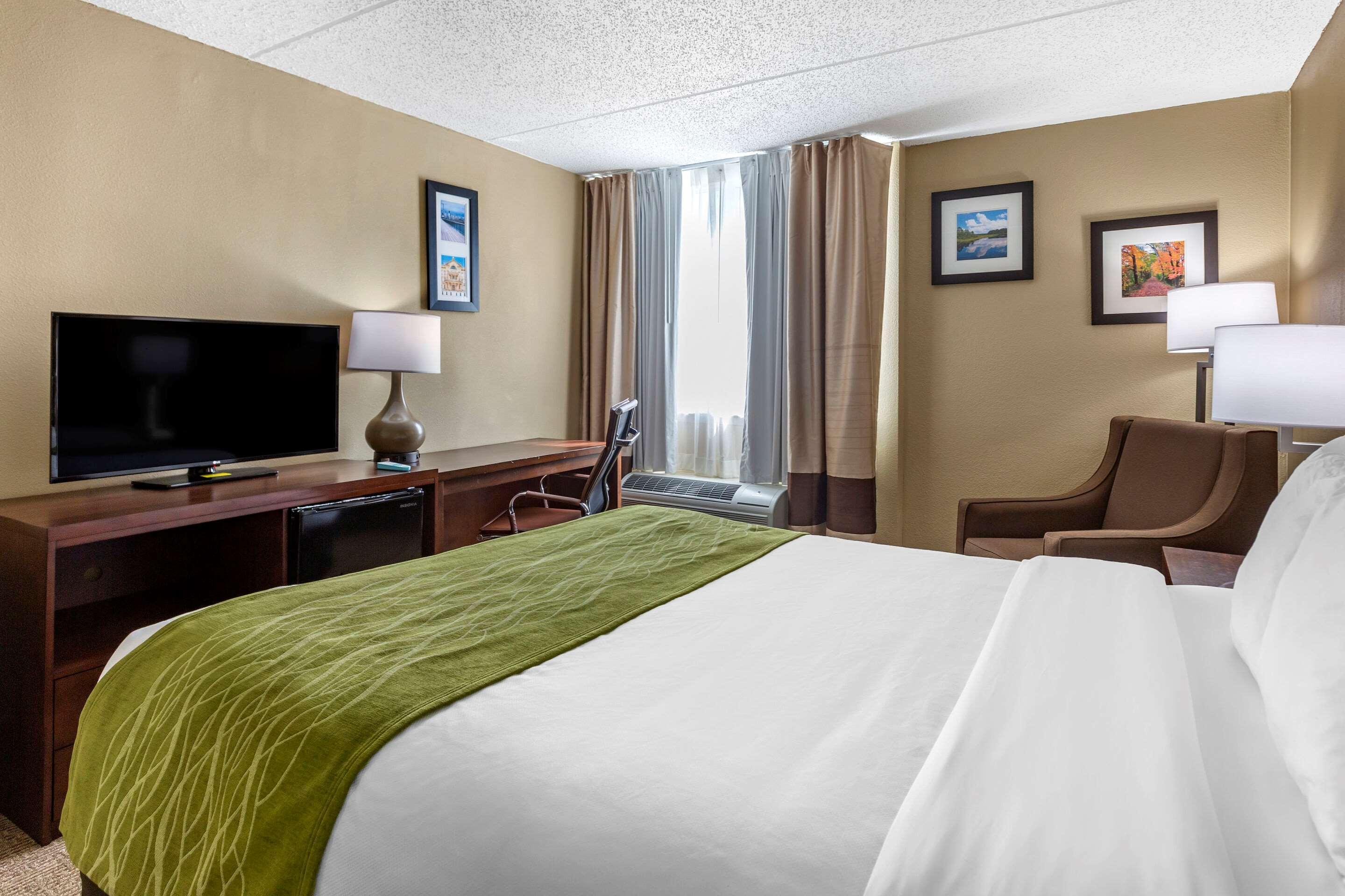 Comfort Inn Edison - New Brunswick Exteriör bild