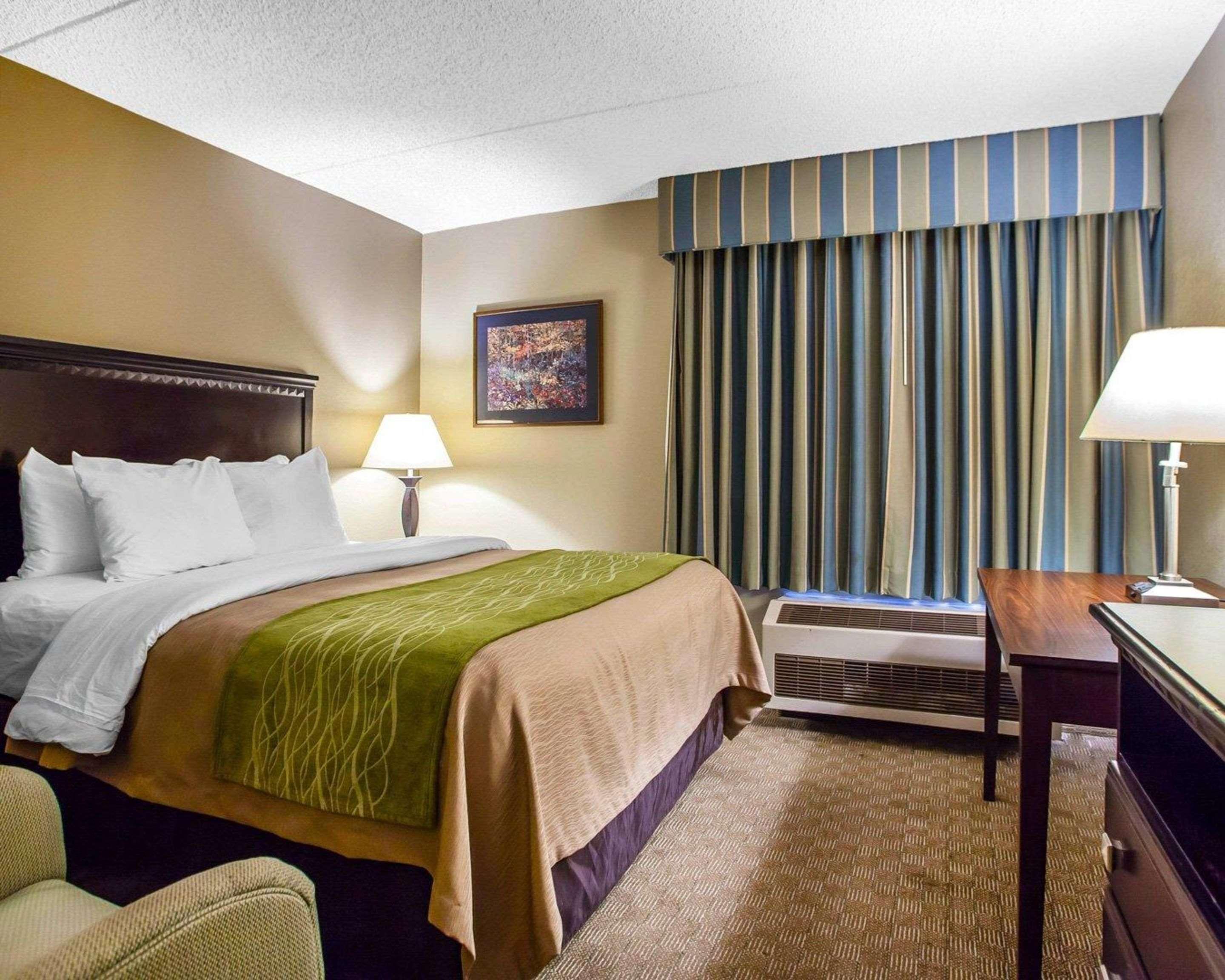 Comfort Inn Edison - New Brunswick Exteriör bild