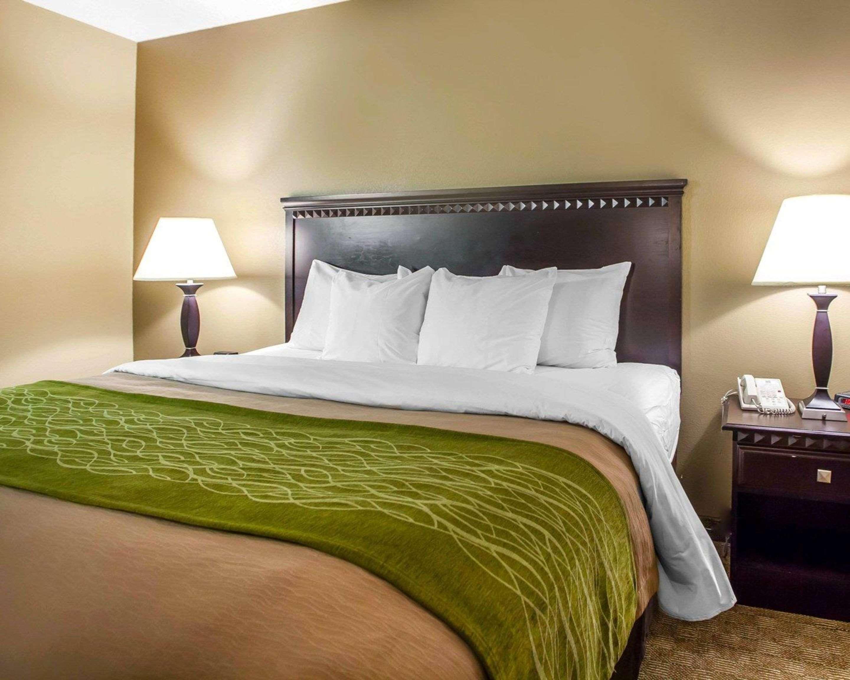 Comfort Inn Edison - New Brunswick Exteriör bild
