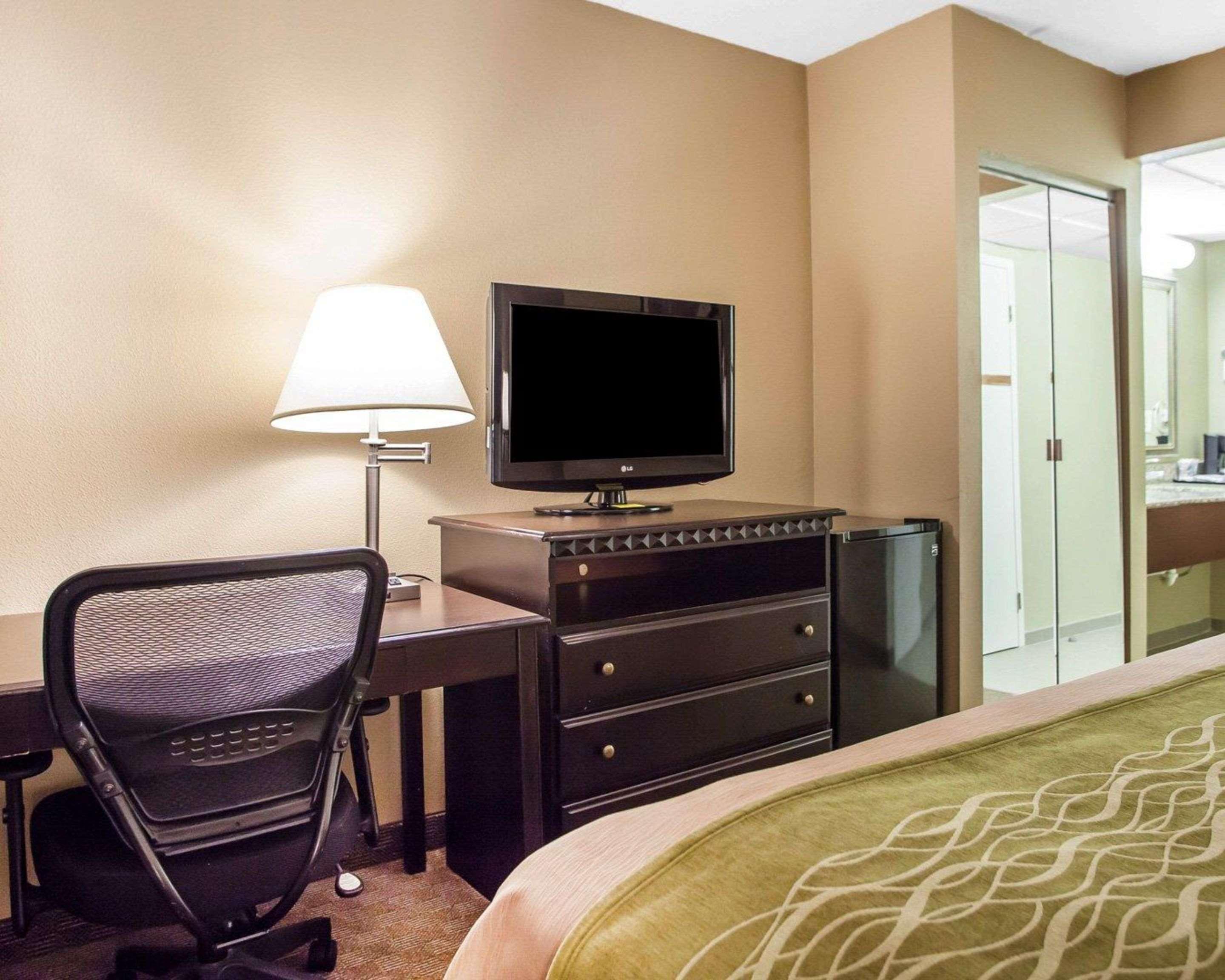 Comfort Inn Edison - New Brunswick Exteriör bild