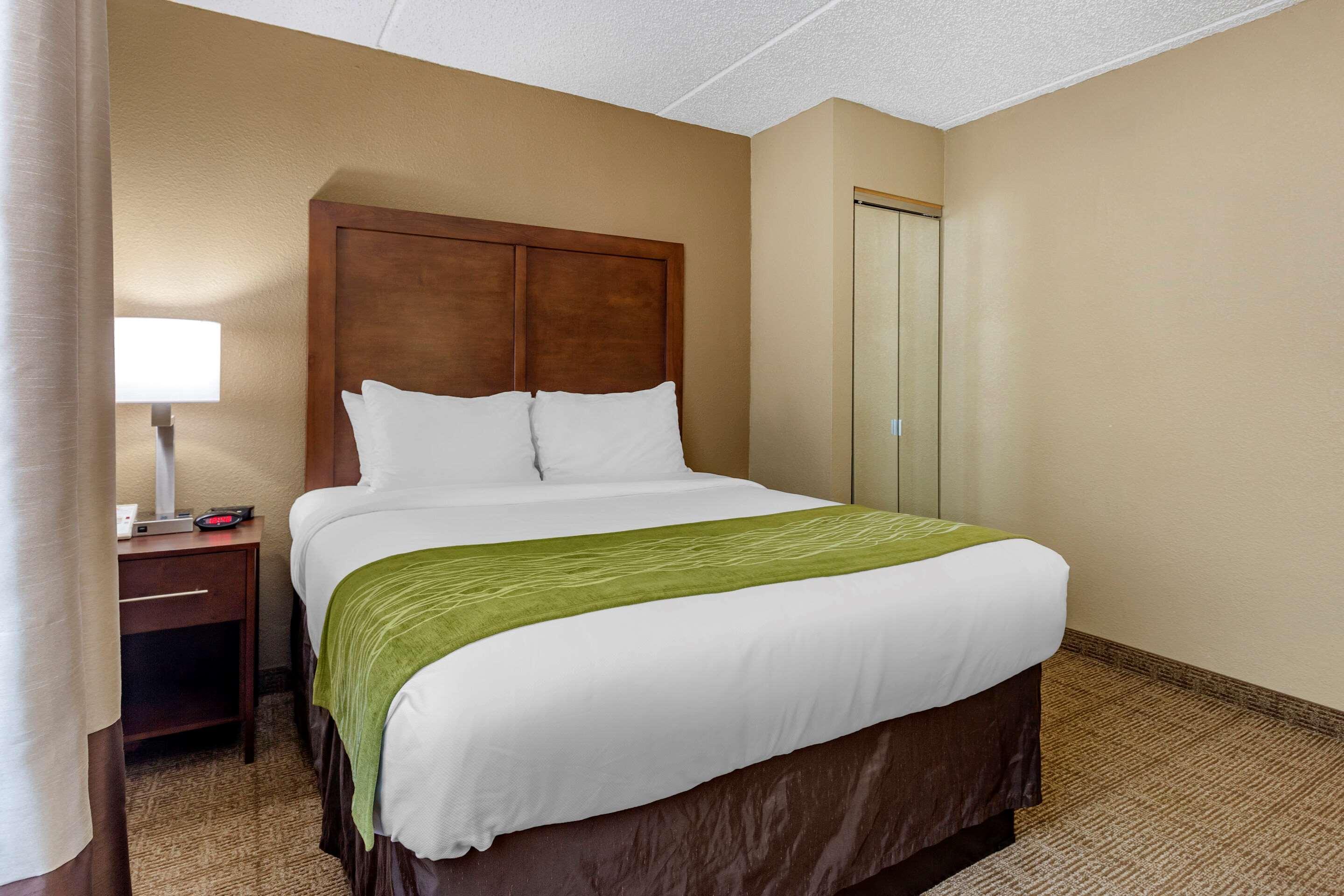 Comfort Inn Edison - New Brunswick Exteriör bild