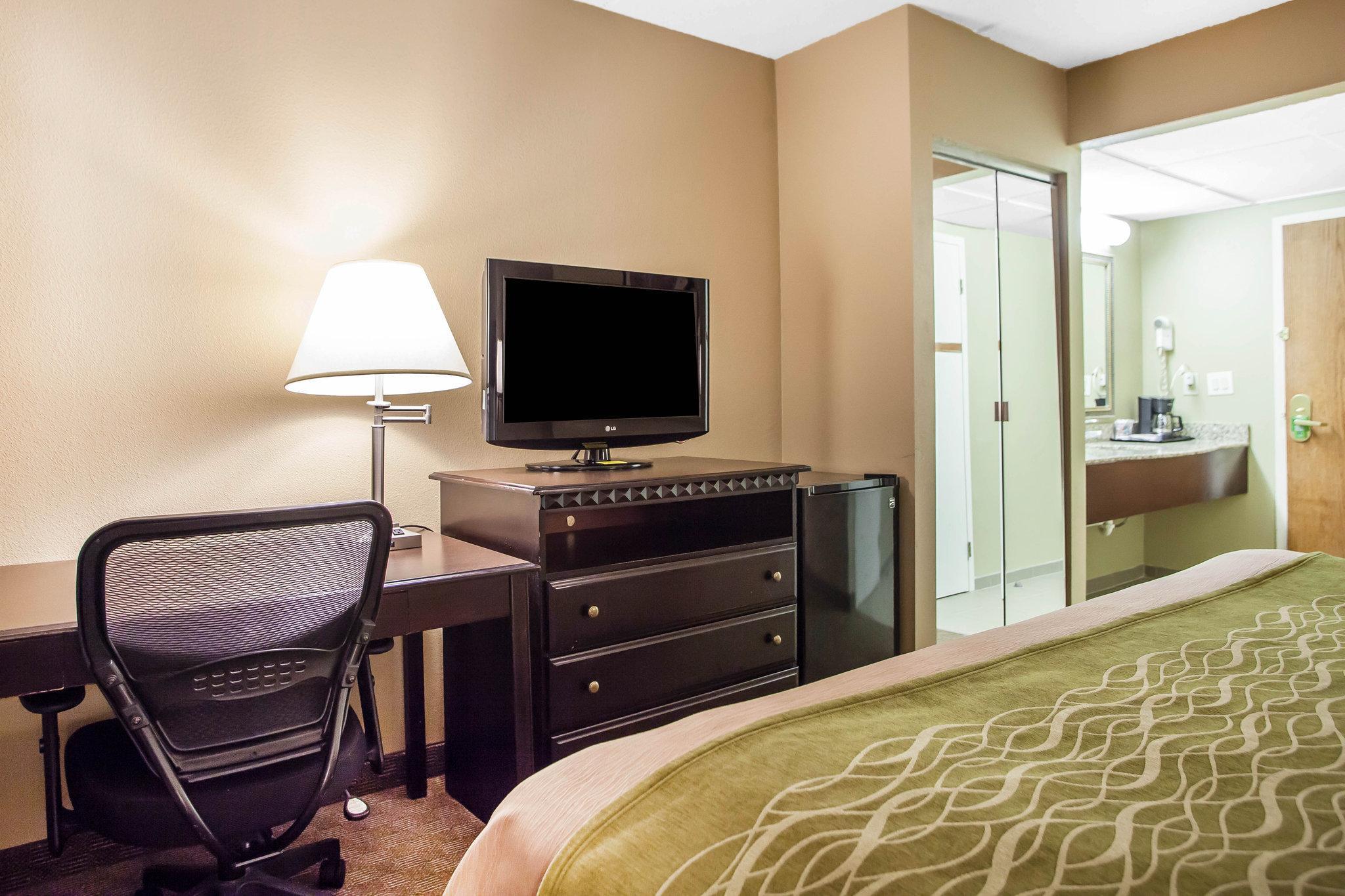 Comfort Inn Edison - New Brunswick Exteriör bild