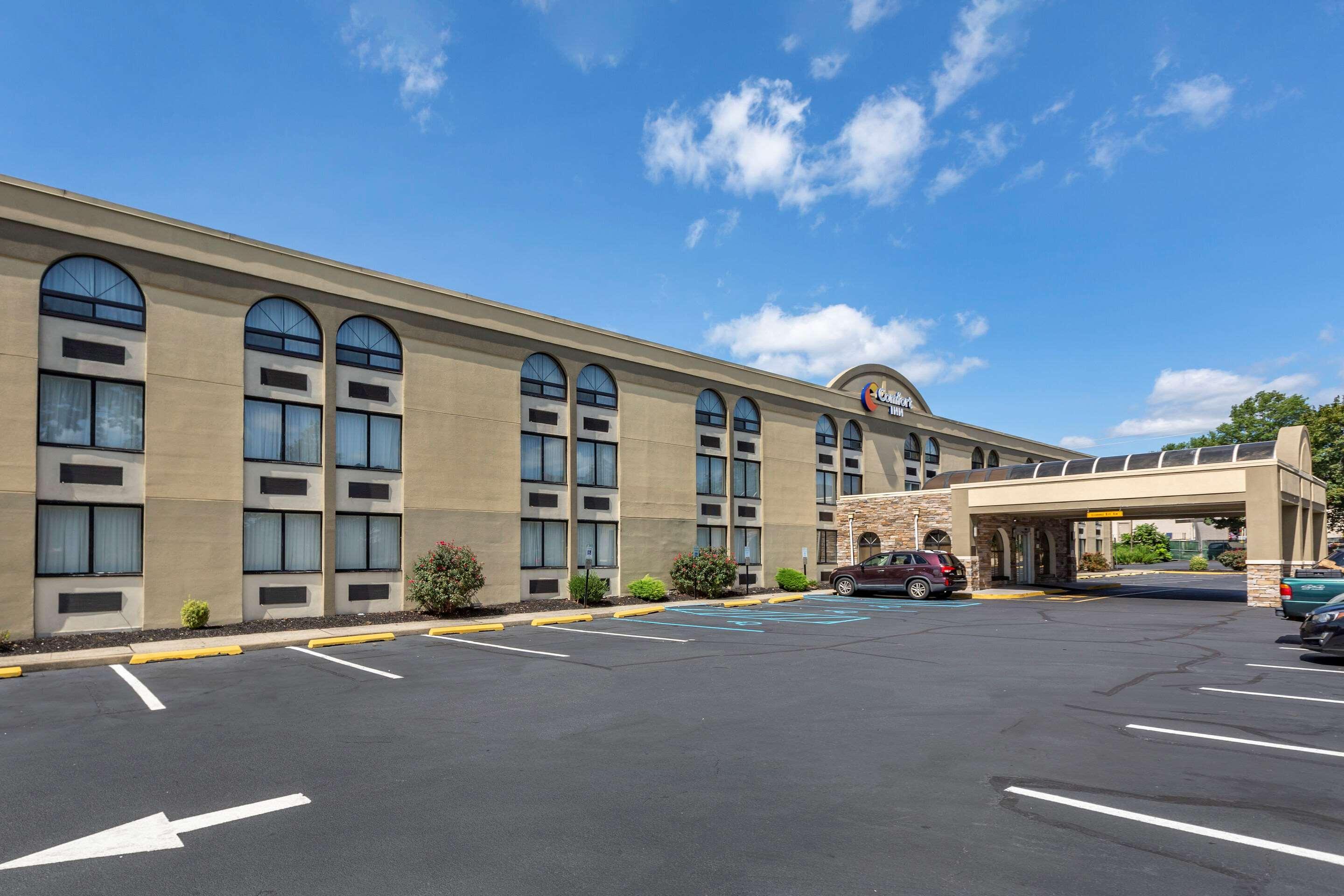 Comfort Inn Edison - New Brunswick Exteriör bild