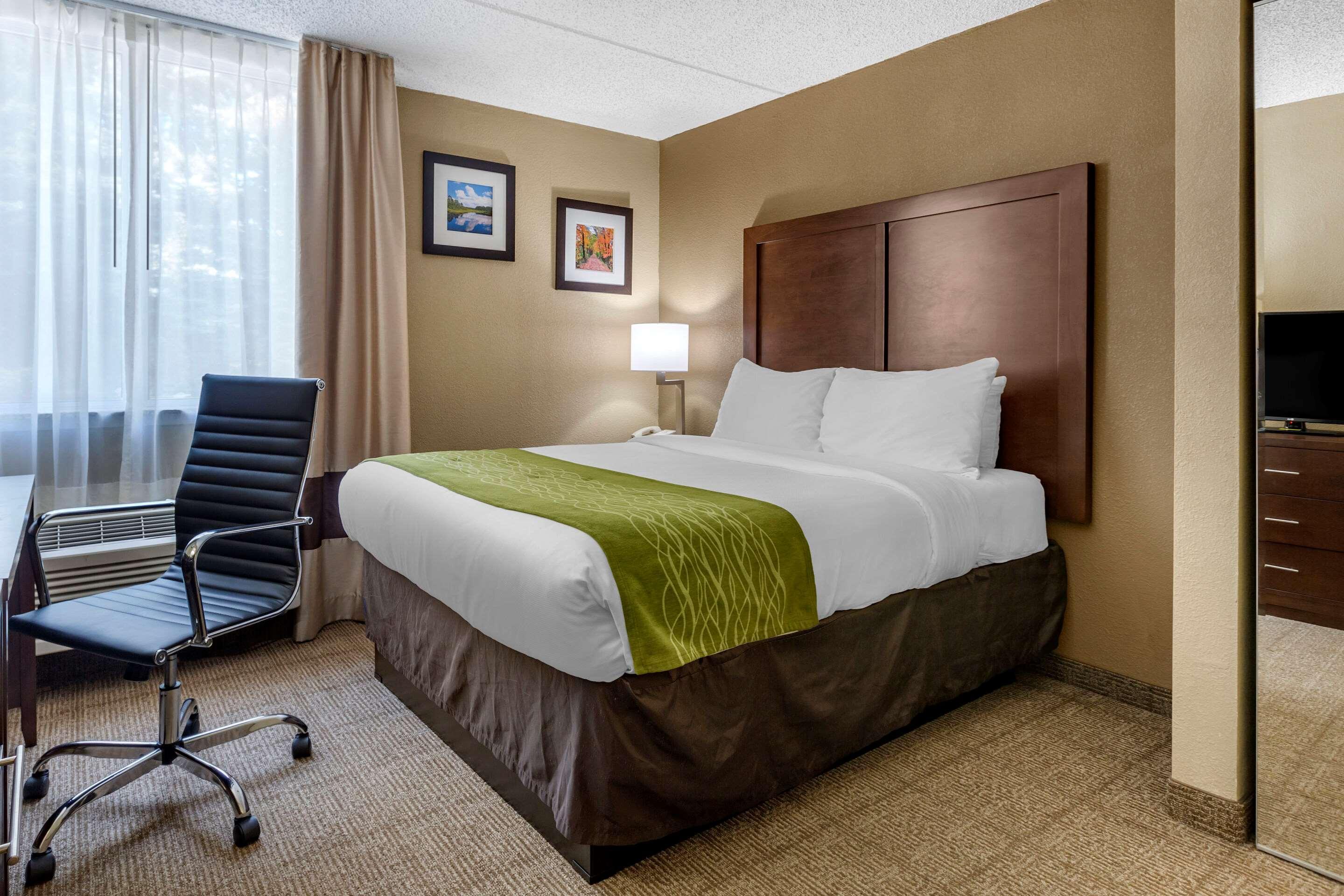 Comfort Inn Edison - New Brunswick Exteriör bild